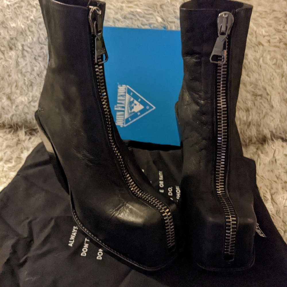 John Fluevog Judd Stand Up